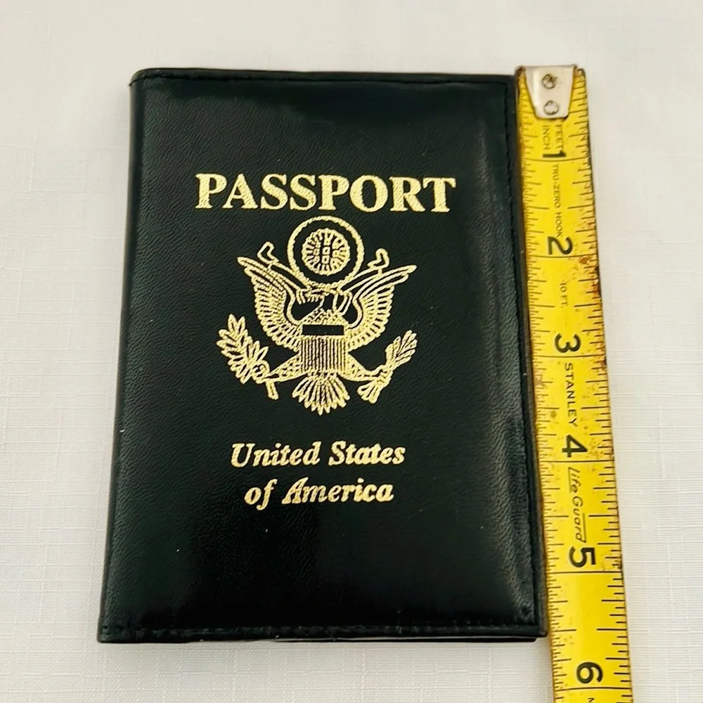 Passport Holder / Passport~United States Of America in Gold Embossing